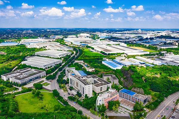 智能园区是未来城市发展的重要趋势，它将带来更高效、更便捷、更舒适的工作和生活环境，促进经济的发展和社会的进步。
