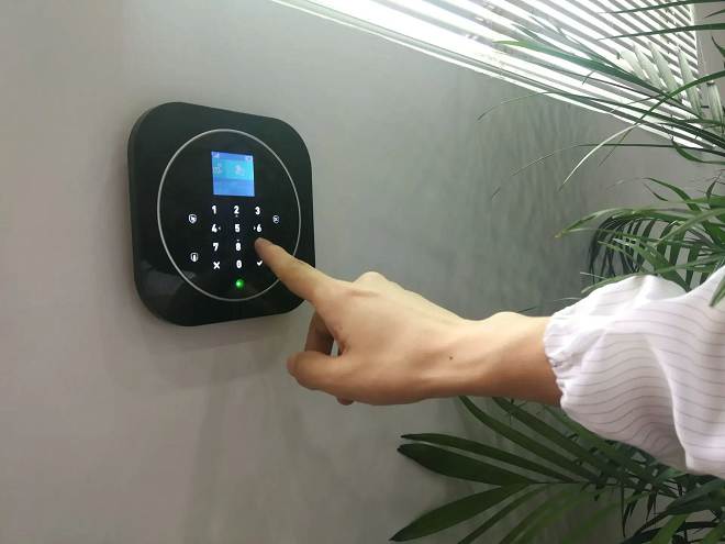 智能安全系统通过引入先进的感知技术、高效的数据处理和智能化的安全响应机制，为构建高效、智能的安全系统提供了全新的解决方案。