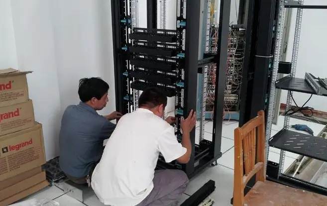弱电工程的未来发展仍然充满着无限的可能性。随着<a href='https://www.wulian6.com/a/20230625997.html' target='_blank'><u>5G技术</u></a>的普及和应用，弱电工程将迎来更大的发展机遇。
